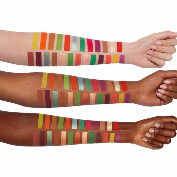 Anastasia Beverly Hills Norvina Pro Pigment Eyeshadow Palette Vol. 3 - Picture 3 of 8